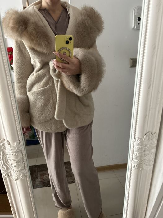 Vand Cardigan cu blanita