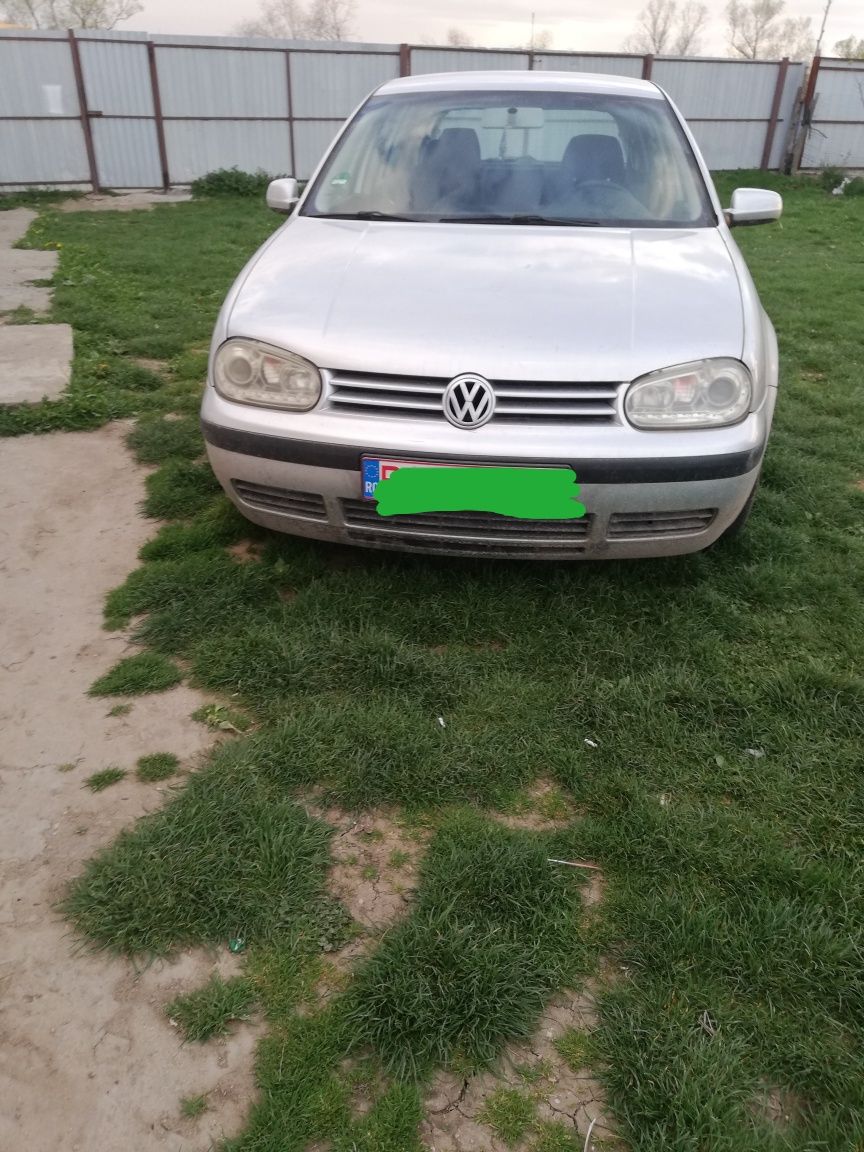 Vând golf 4 motor 1.6