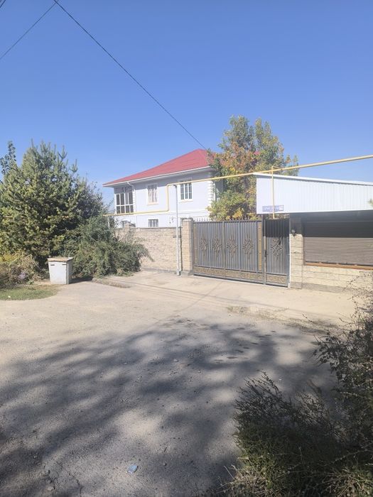 Продам 2 дома на одном участке