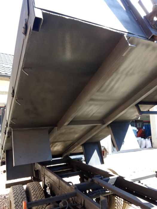 Camion iveco eurogargo 75e  7,5 tone basculabil 2007 volan dreapta