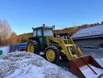 Vand tractor john deere 2030 cu incarcator frontal
