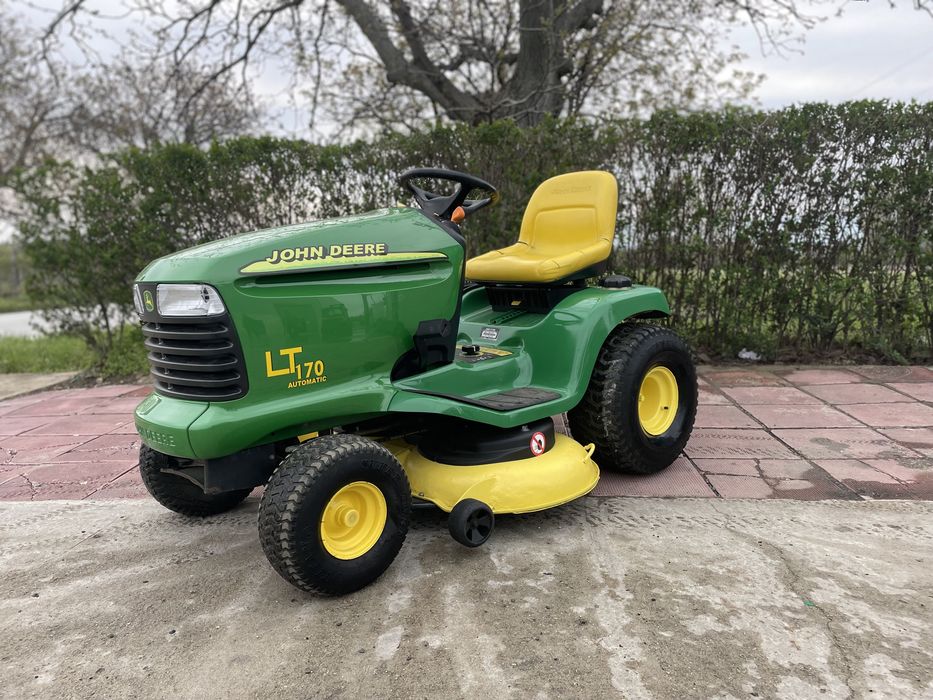 Косачка John Deere LT170