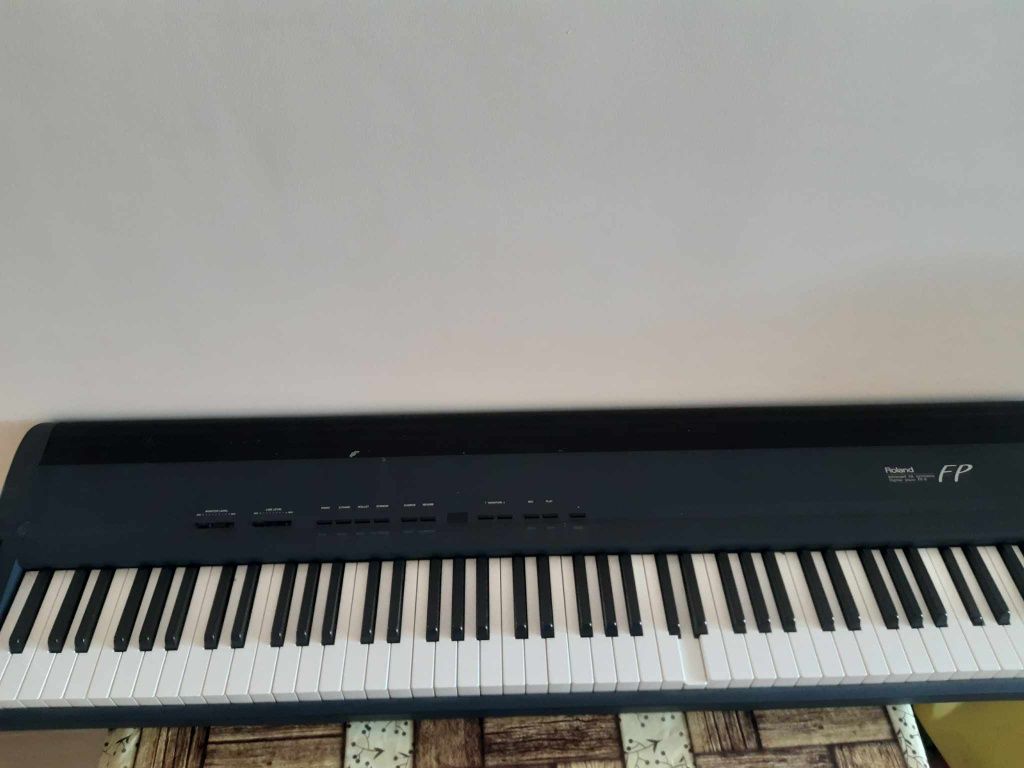Дигитално Stage пиано