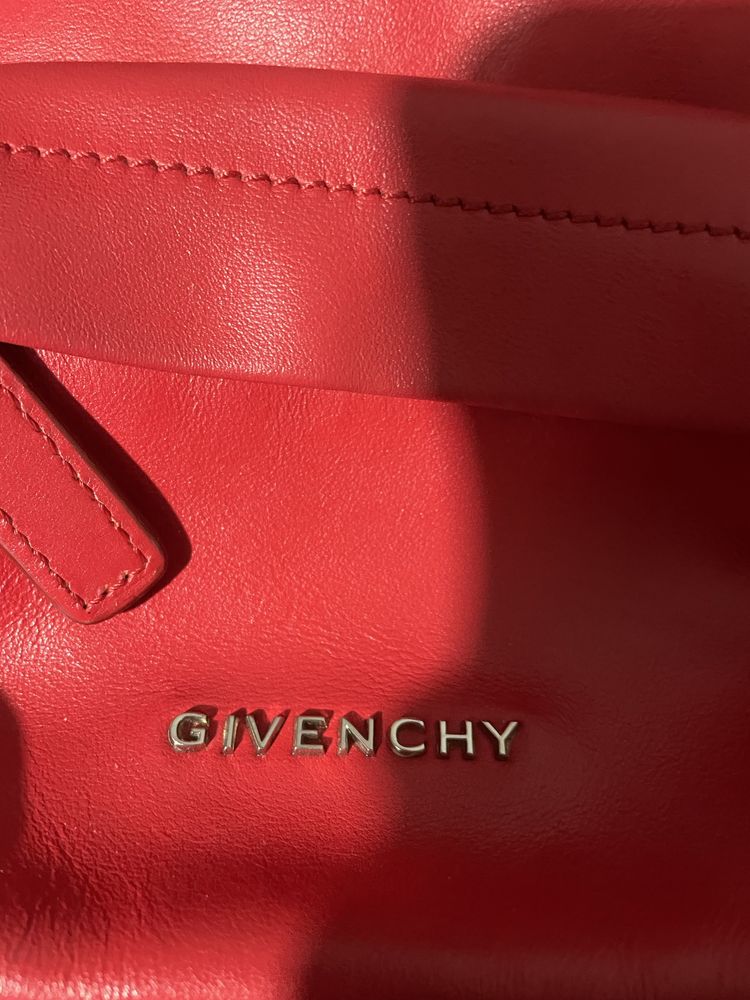 Ghiozdan Givenchy mic