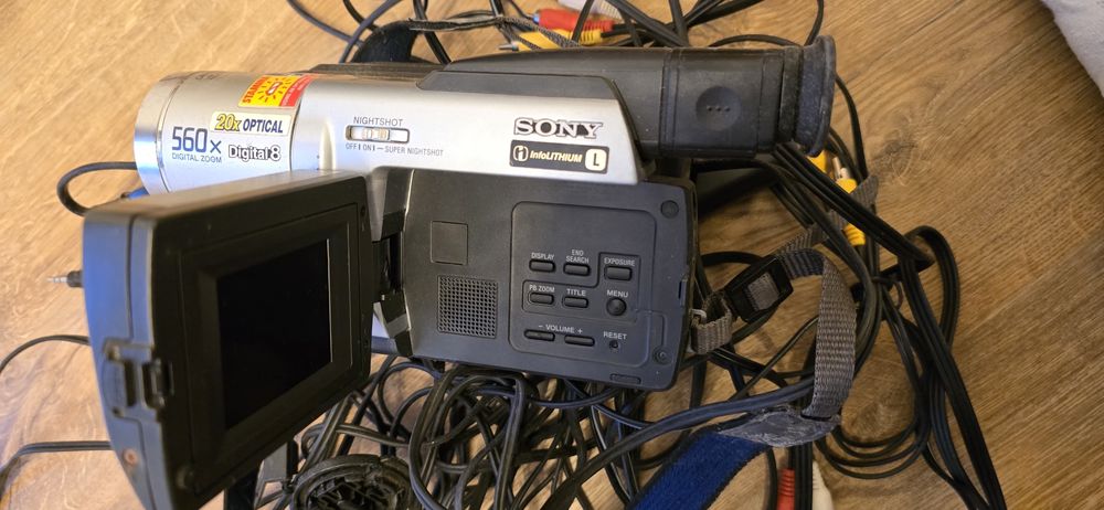 Sony Digital8 видеокамера DCR-TRV130E – работеща частично / за ремонт