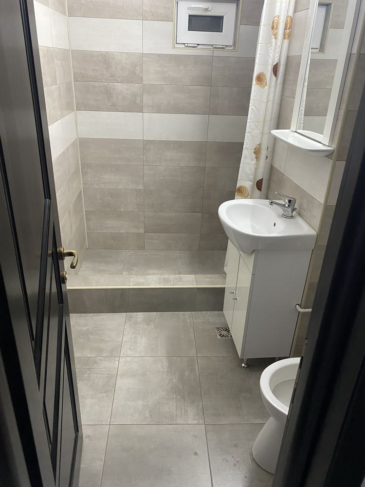 Inchiriez/vand spatiu comercial 75 mp Calimanesti