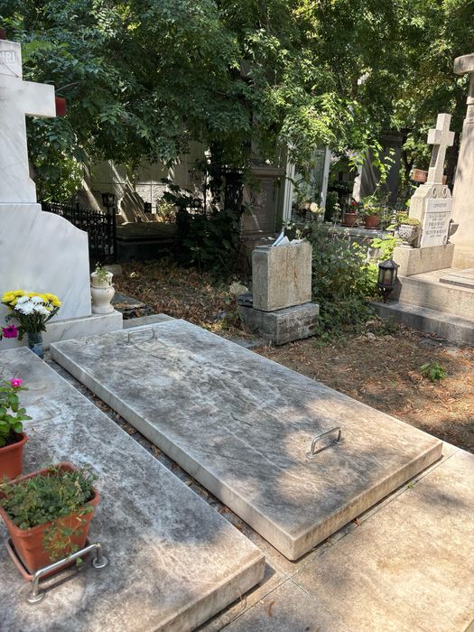 Loc de veci, Cripta cu 3 locuri libere, Cimitir Bellu