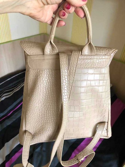 страхотна дамска раничка