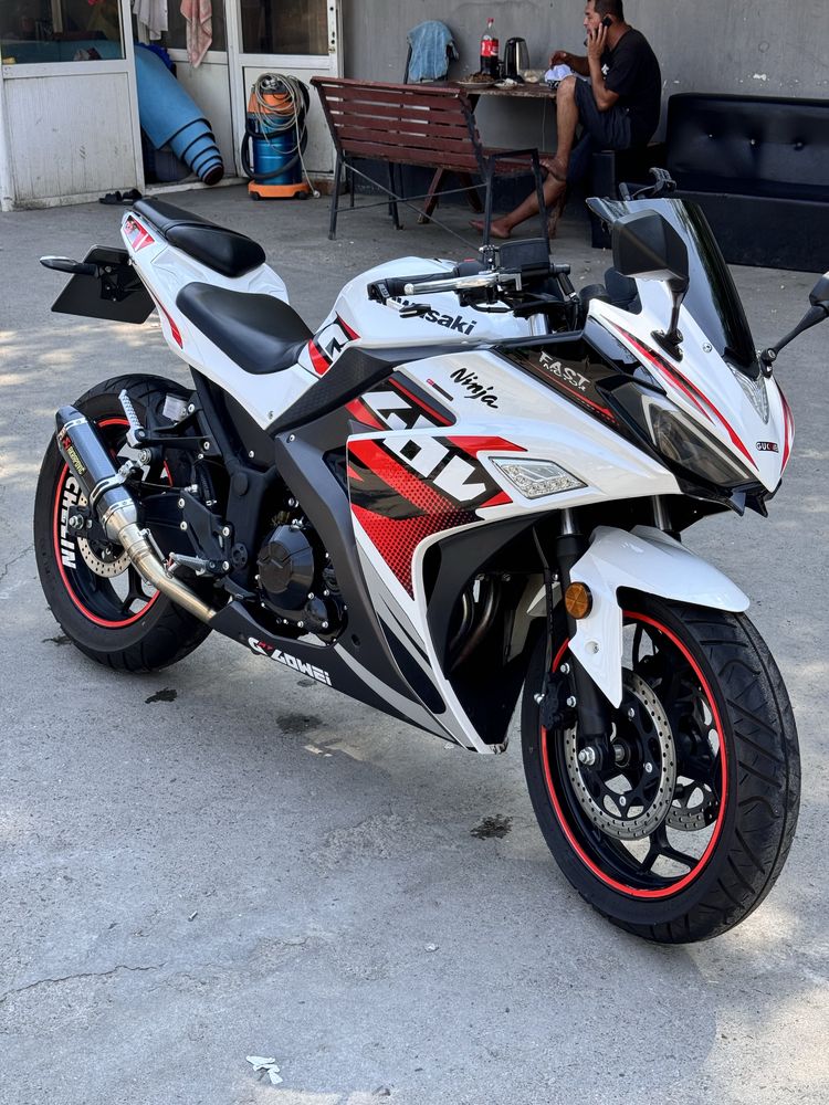 Kawasaki Ninja 400 kub 2020 yili ancha aqilli moto