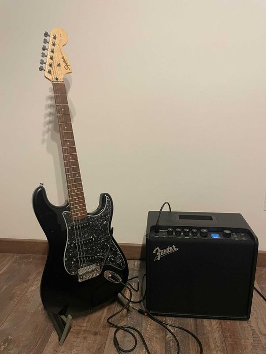 Vand Fender Mustang LT25 si Chitara Squier Stratocaster