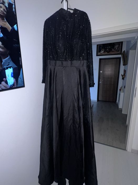 Rochie lunga neagra cu pietre de seara