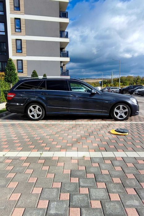 Mercedes-Benz E250 CDI BlueEFFICIENCY Avantgarde