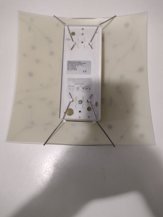 Corp iluminat ( plafonieră)