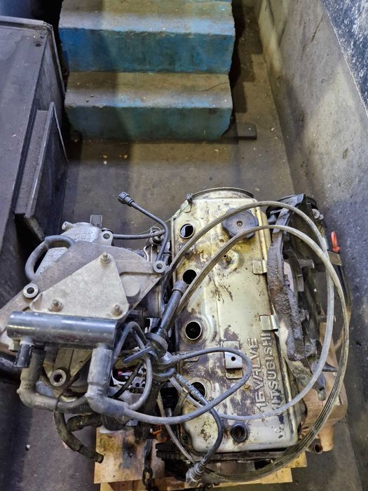 Двигател на части Mitsubishi