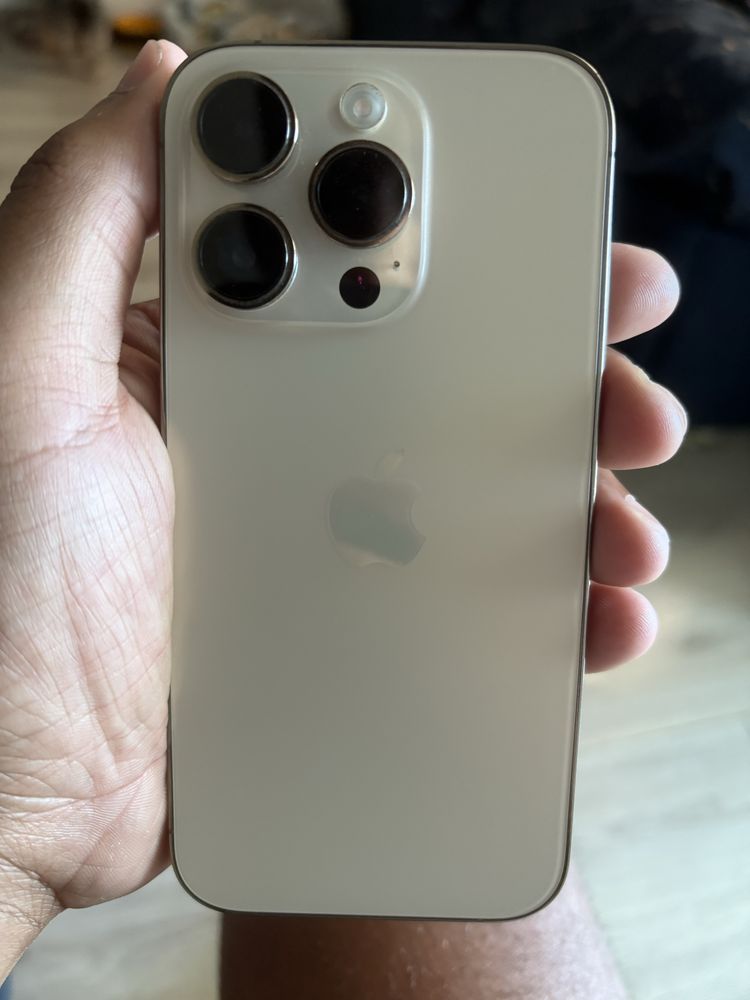 Iphone 14 pro Gold