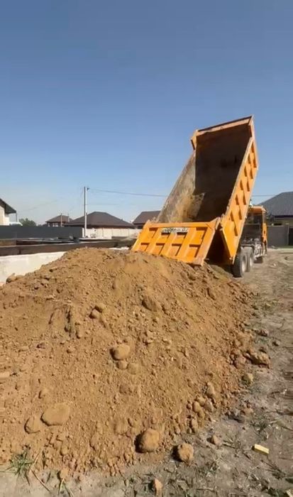 Доставка Песок глина, сникерс, отсев, балласт, щебень, пгс грунт засып