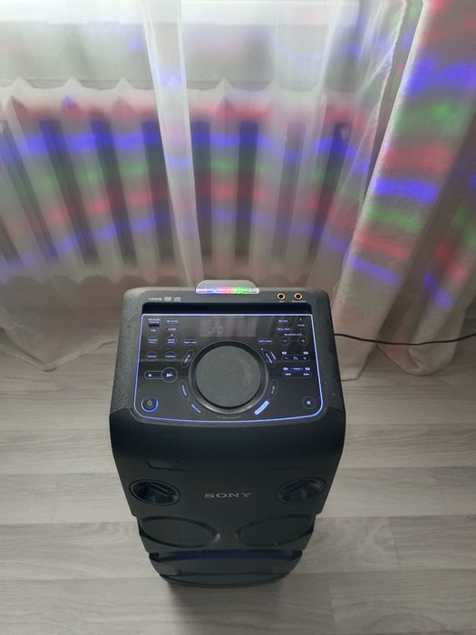 Продам музыкальную колонку Sony MHC-V50D. 
https://youtu.be/Pb0E2AWvQE