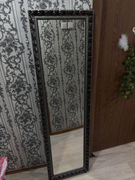 Продам зеркало, очень красивое с элементами серебра