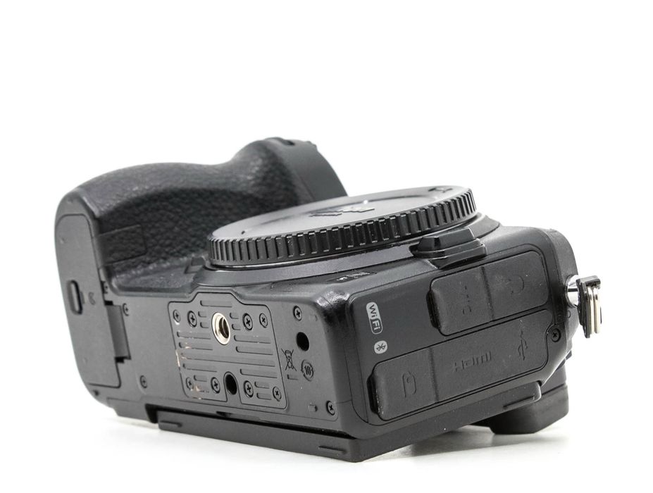 Nikon z5 BODY ( la cutie )