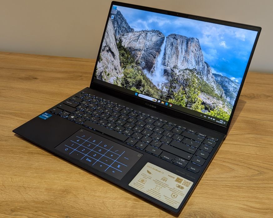 Ультрабук ASUS ZenBook 14 в идеальном состоянии