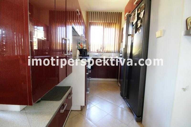Продава се Къща в Пловдив, Остромила - 240 кв.м за 1218 €/кв.м - Снимка #3