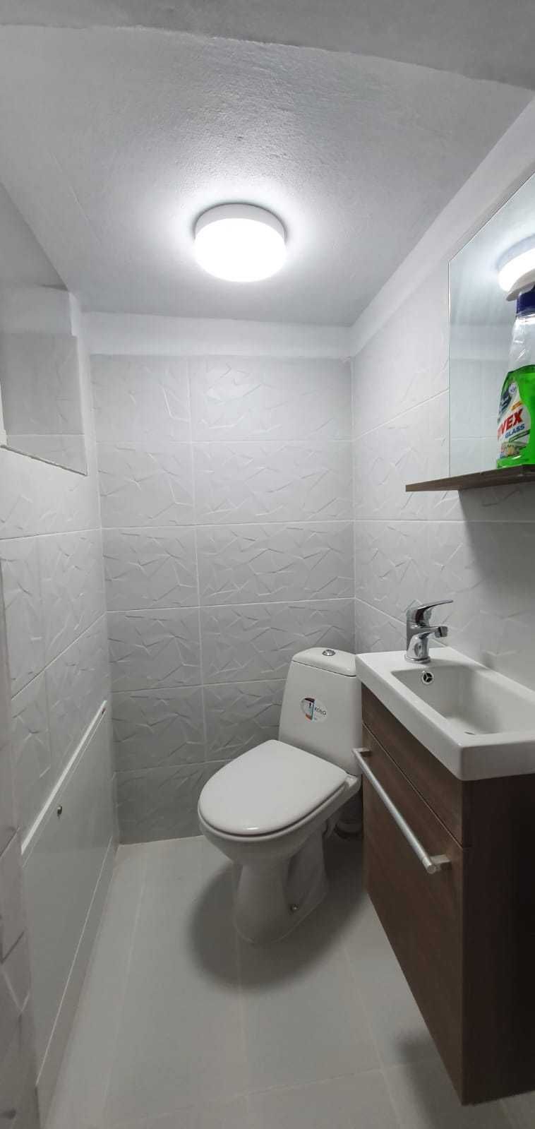 Apartament la casa cu 3 camere si 2 bai si pivnita Bd Victoriei