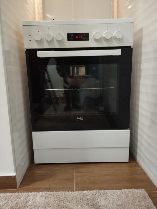 Печка, BEKO комбинирана в перфектно състояние.