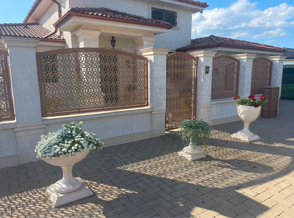 Garduri,coloane,vaze din marmura naturala