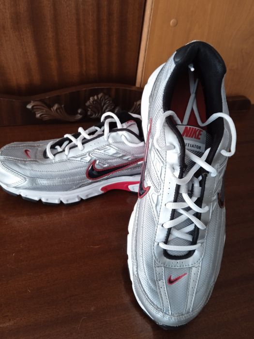 Маратонки Nike..