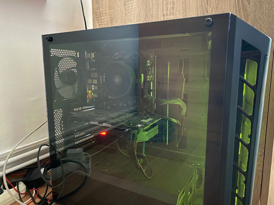 Vând desktop AMD Ryzen 5 3600