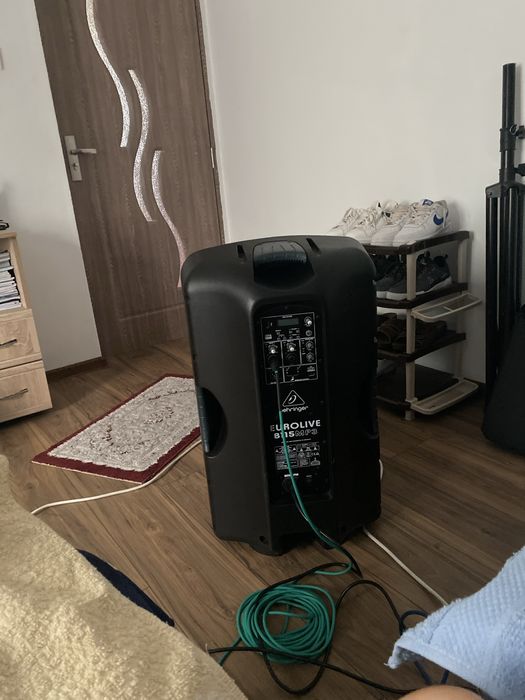 Vand boxa beringher pret 1600 lei pentru mai multe detlai in pv