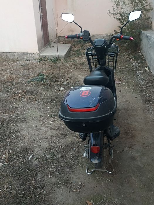 Скутер в хорошем состоянии брадается