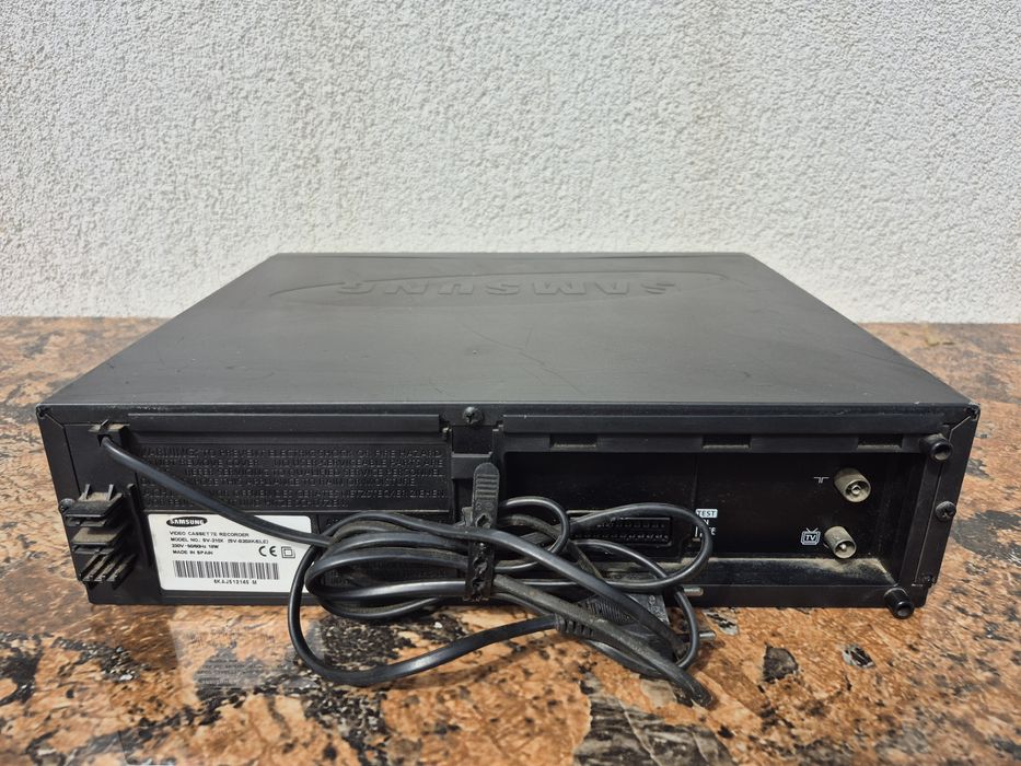 Vand video Marca Samsung model SV-210X , Made in Spain 

- video caset