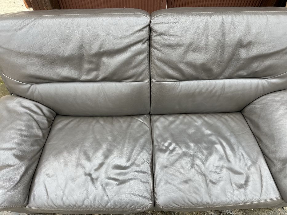 Кожен двуместен диван