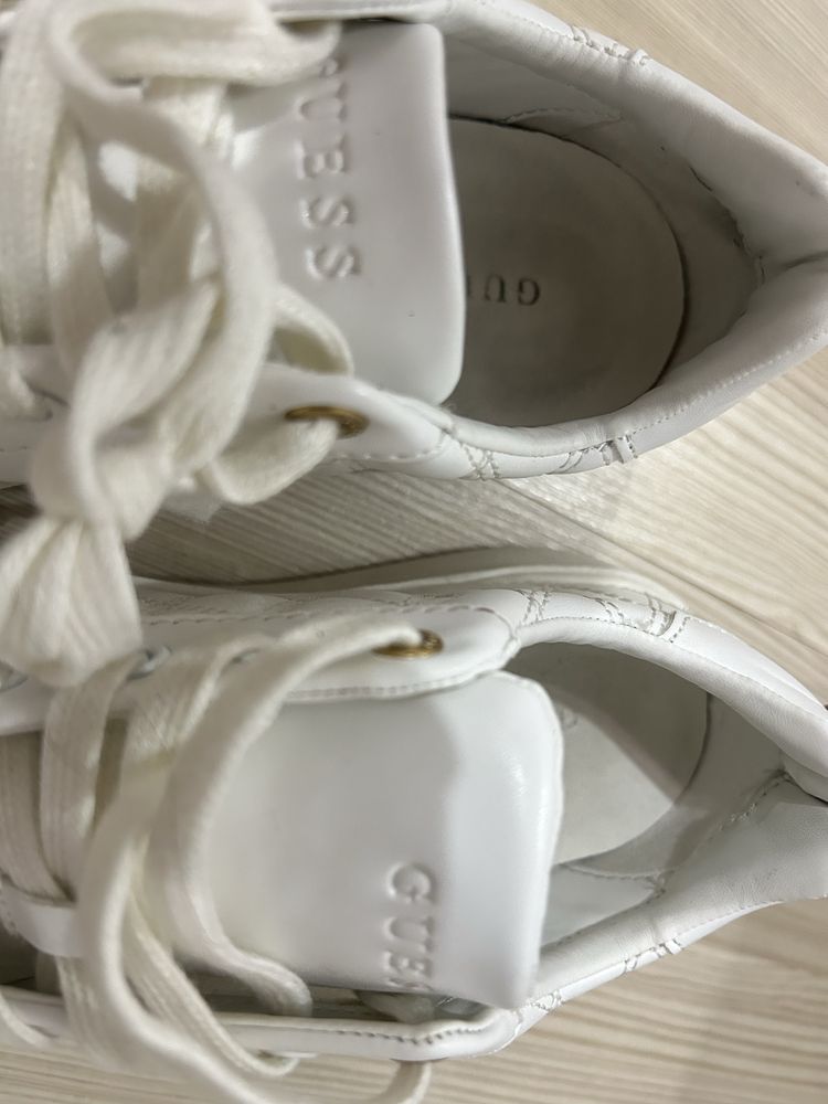 Оригинални кецове “guess”