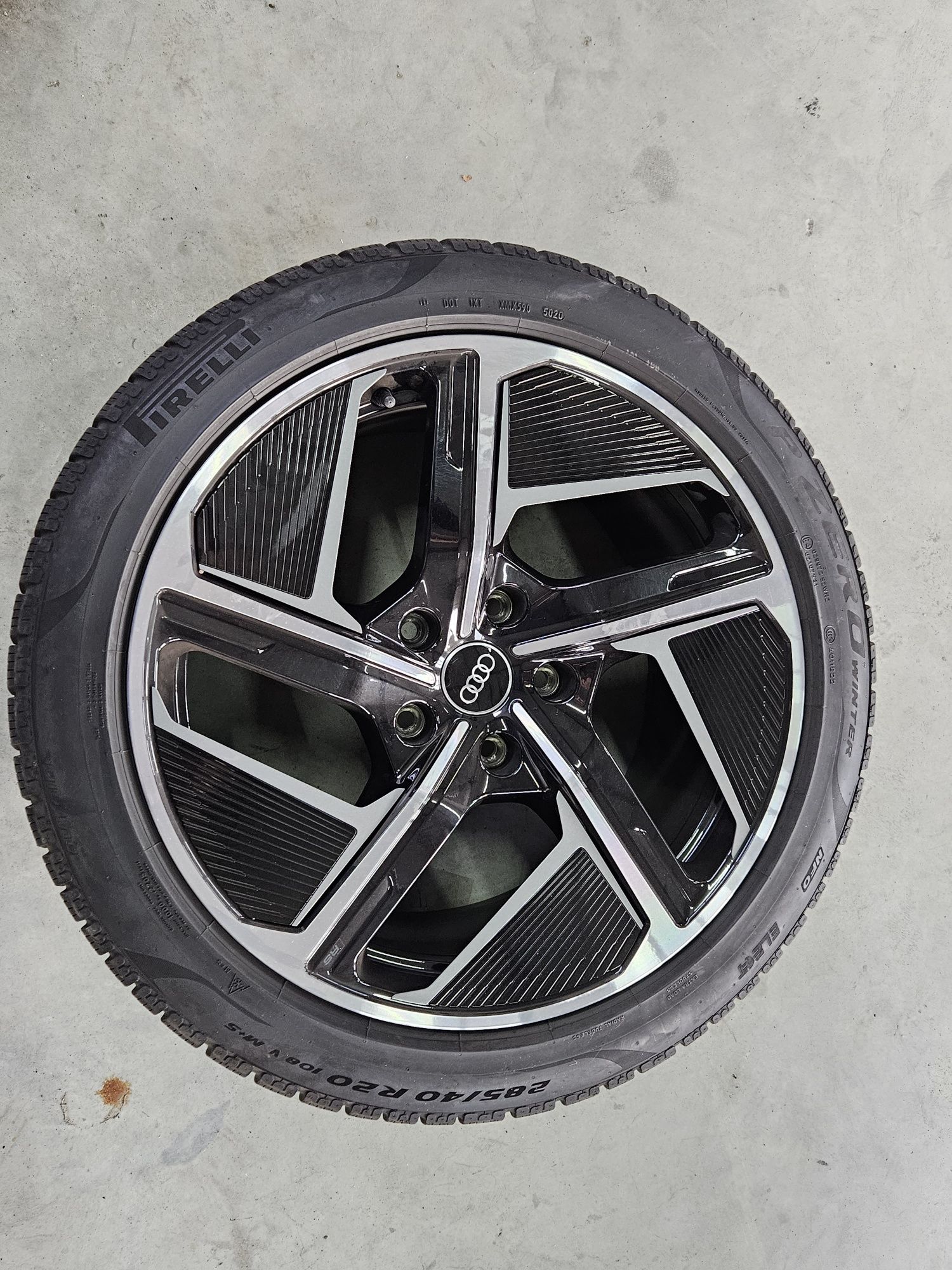 Roti cu amvelope Audi e-tron gt de iarna Pirelli dei 245/45/20 si 285/