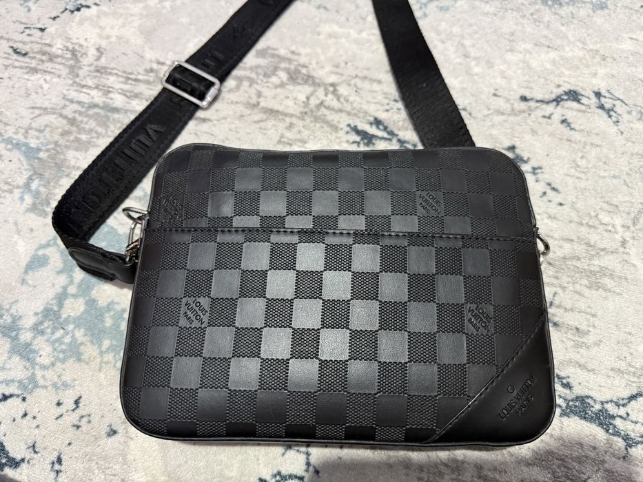 Louis vuitton чантичка