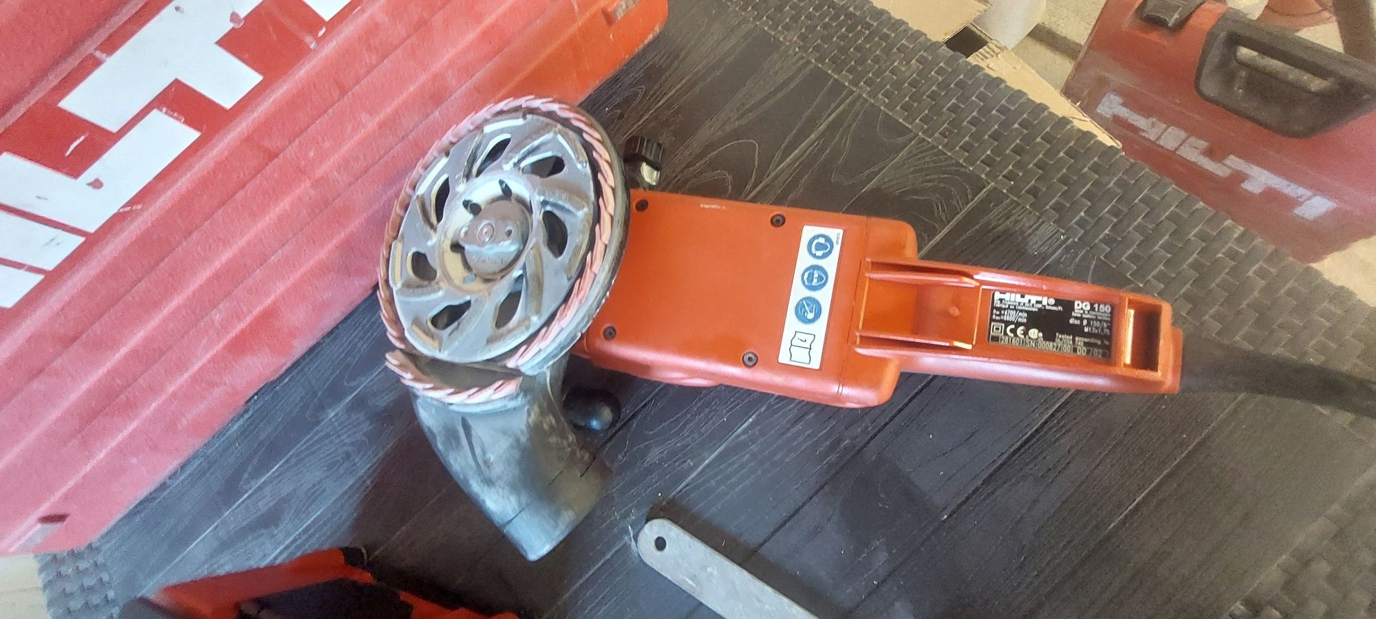 Slefuitor beton Hilti DG 150