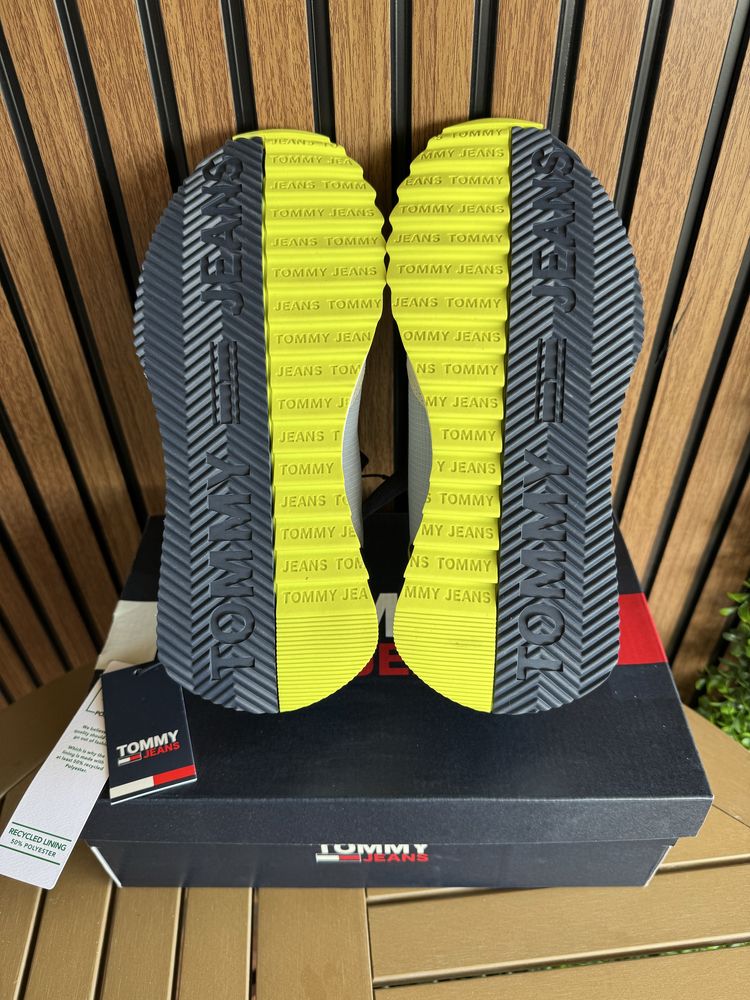 Tommy Hilfiger маратонки, 40 номер, Чисто нови!