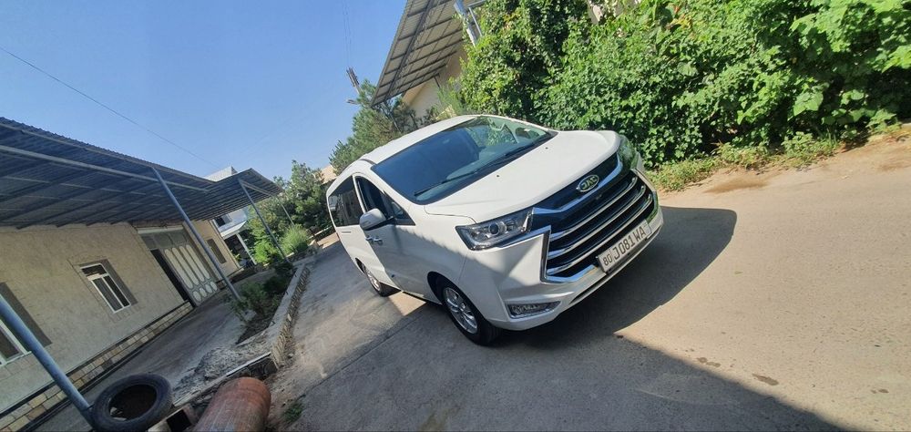 Жак М4 сотилади юргани 71000км бензинда афтамат каропка