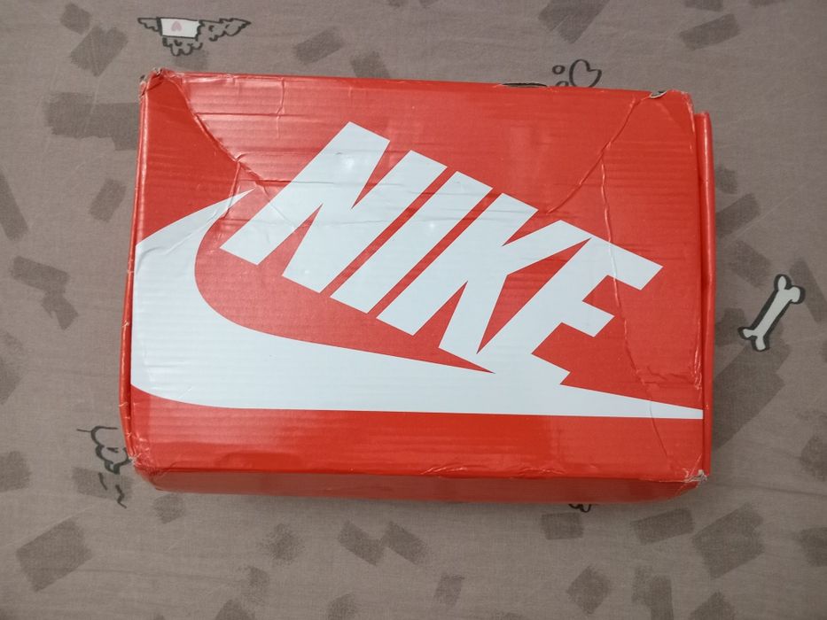 новые кроссовки nike серые 44 размер