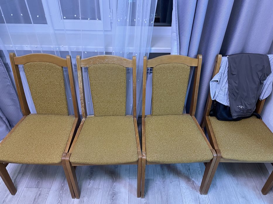 Продаются стулья 4 штуки, производство Германия