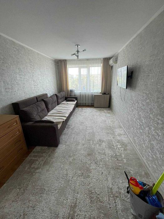 Продам отличную двухкомнатную квартиру в 8 микрорайоне