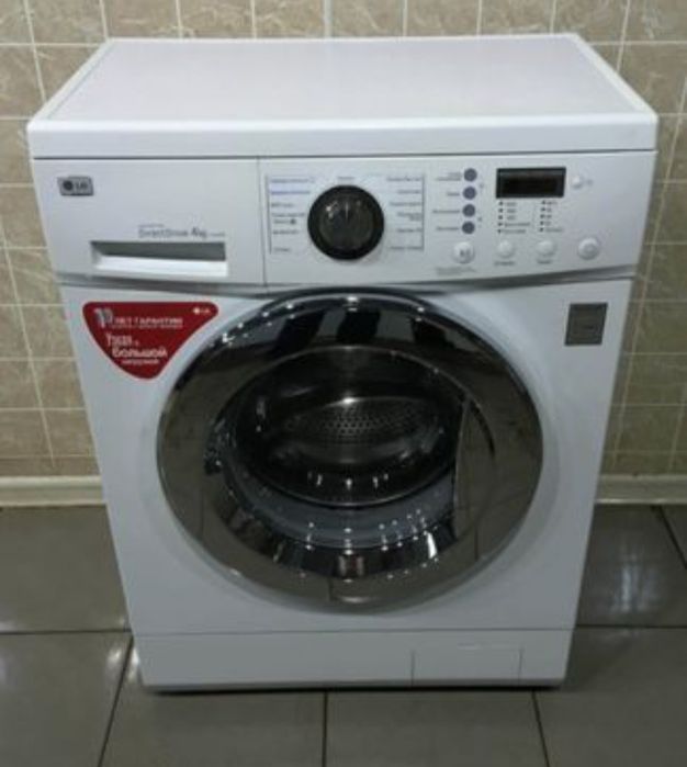 Стиральная машина работает