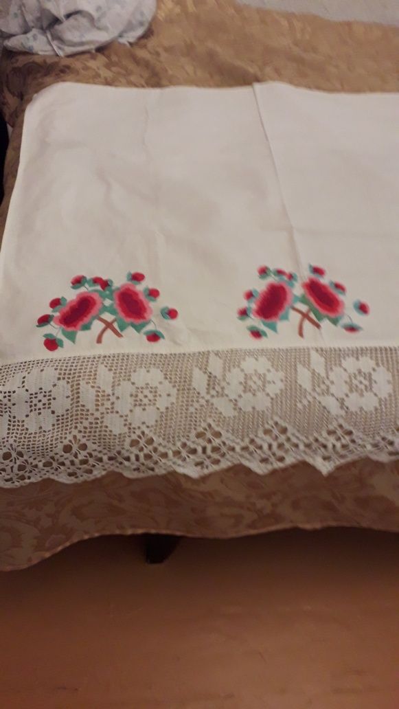 Продаю скатерти ручной вышивки