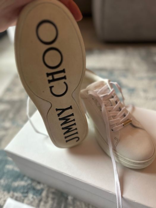 adidasi jimmy choo aproape noi