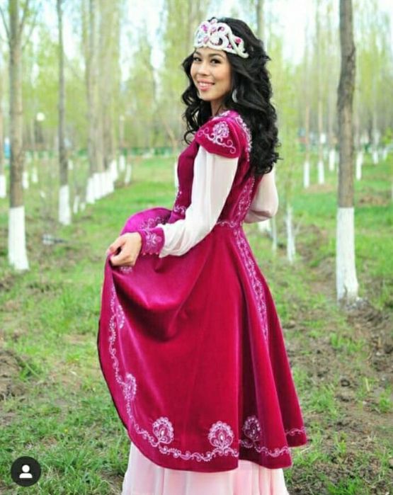 Платье и комзол (женская одежда)