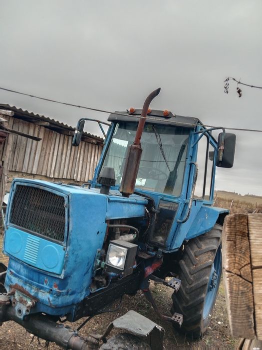 Продам трактор юмз 6 на полном ходу