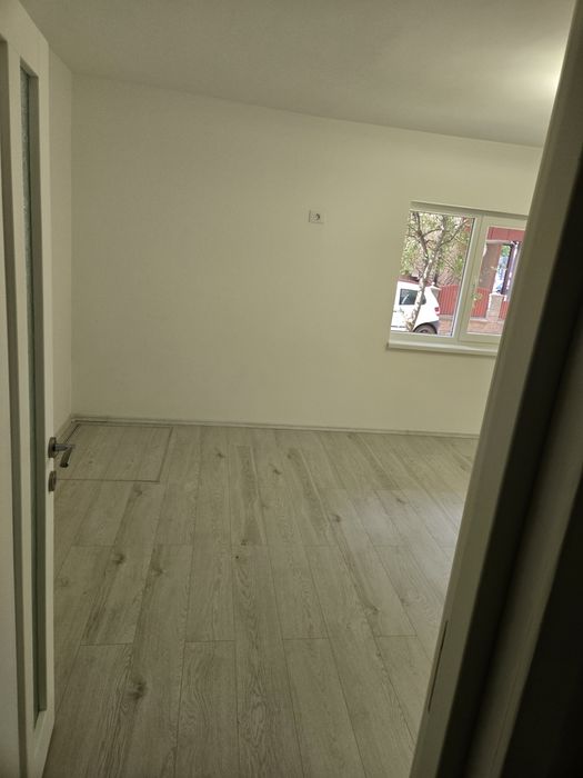 Inchiriez apartament nemobilat