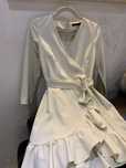 Rochie alba cu volanase